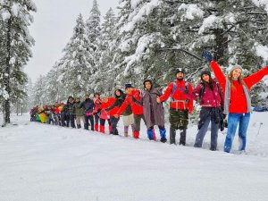 Doğaseverler Kar Yürüyüşünde Buluştu