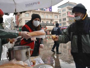 Sarıkamış Şehitleri İçin Hoşaf Ve Ekmek Dağıtıldı