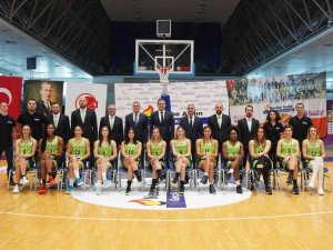 Yılın En İyi Çıkış Yapan Takımı Nesibe Aydın