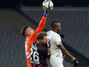 Spor Toto Süper Lig: Karagümrük: 0 - Fenerbahçe: 0 (Maç Devam Ediyor)