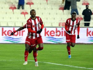 Sivasspor’da Kayode, Gol Sayısını 3’e Yükseltti