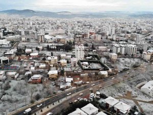 Kar Yağışıyla Beraber İ̇stanbul’un Anadolu Yakası Beyaza Büründü