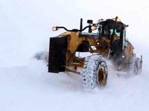 Van’da 109 Yerleşim Yerinin Yolu Ulaşıma Kapandı