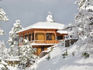 Ihlamur Terası Beyaz Gelinliği İle Hayran Bıraktı