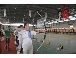 Türkiye Salon Federasyon Kupası Okçuluk Yarışmaları Devam Ediyor