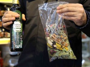 Gümüşhane’de Havaların Soğumasıyla Vatandaşlar Aktarlara Akın Ediyor