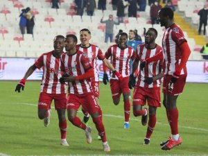 Sivasspor’da Yenilmezlik Serisi 5 Maça Çıktı