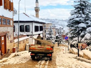 Safranbolu Belediyesi Buzlanmaya Karşı Çalışmalarını Sürdürüyor