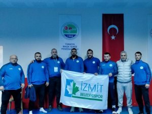 İ̇zmitli Güreşçiler Kahramanmaraş’ta Mindere Çıktı