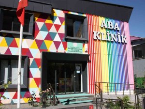 ‘Aba Tekniği’ Kullanan Klinik, Gelişim Gösteren Otizmli Öğrencilerini Mezun Ediyor