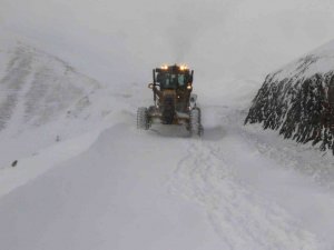 Van-bahçesaray Tek Şeritten Ulaşıma Açıldı