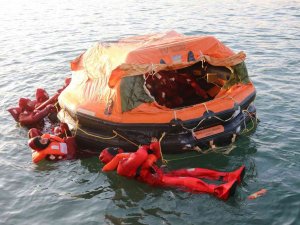 Denizde Nefes Kesen Yangın Tatbikatı