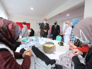 Canikli Kadınlar, Öğrenciler İçin 500 Atkı Ve Bere Örecek