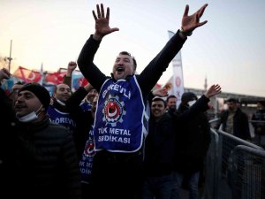 Bursa’da Metal İşçileri Meydanlara İndi
