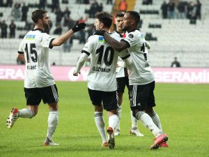 Spor Toto Süper Lig: Beşiktaş: 1 - Göztepe: 1 (İ̇lk Yarı)