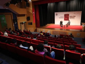 Şansal Büyüka Akm’de Sevenleriyle Buluştu