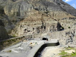 Erzurum’un Çilesi Bitiyor, 2 Bin 246 Metrelik Tünelden İlk Görüntü Geldi