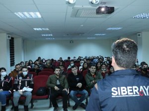 Cizre’de Öğretmenlere Siberay Projesi, Narkorehber Ve ’Uyuma’ Uygulaması Anlatıldı