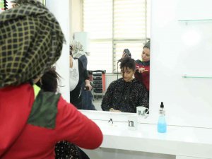 Diyarbakırlı Kadınlar Meslek Sahibi Oluyor