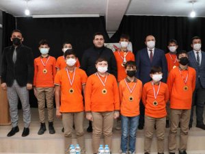 Taşova’da Futbol Turnuvası Sonuçlandı