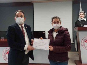 Kursiyerlerin Belge Heyecanı