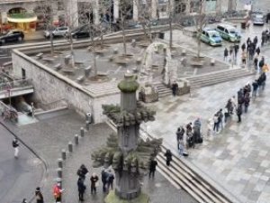 Köln’de Tarihi Katedralde Aşı Kuyruğu