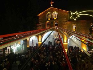Hatay’da Antakya Ortodoks Kilisesi’nde Noel Ayini Düzenlendi