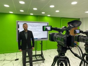 Öğrtmenler, Öğrenciler İçin Kamera Karşısına Geçti