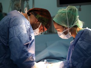 Kardeşini Kaybetti, Kendisi Organ Nakli İle Hayata Tutundu