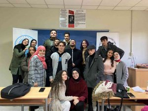 İ̇ki Farklı Tiyatro Oyunu İzleyici İle Buluşacak