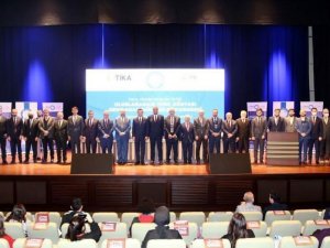 Rektör Uzun, Genç Akademisyenlere “Yükseköğretimde Küresel Eğilimleri” Anlattı