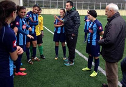 Belediye Bayan Futbol Takımı Gol Yağdırdı