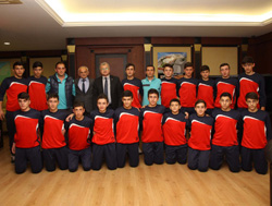 Başkan Kasap Namağlup Şampiyonları Ağırladı