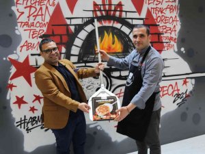 Aşçılar Federasyonu’nun Hediyesi, Ünlü Şovmen Karacan’ı Korkuttu