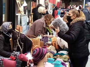 Bandırma’da El Emeği Yılbaşı Alış Veriş Günleri Başladı.