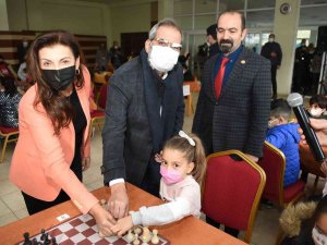 Tarsus’ta 100. Yıl Satranç Turnuvası Düzenlendi
