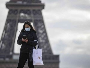 Fransa’da Günlük Vaka Sayısı 100 Bini Aştı