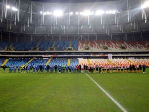 Adanaspor Ve Adana Demirspor’un Eski Futbolcuları ’Şöhretler Karması’ Maçında Karşılaştı