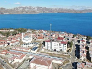 Depremin Merkezi Sivrice’deki Göl Manzaralı Toki̇ Konutları Tamamlandı