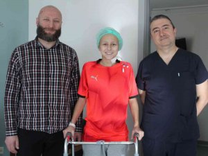 Almanya’da Kesilecek Denilen Bacağı Türk Doktoru Kurtardı