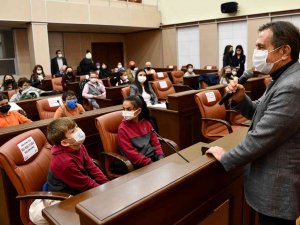 Eko-okullar Çevre Çocuk Meclisi Başkanı’nı Seçti