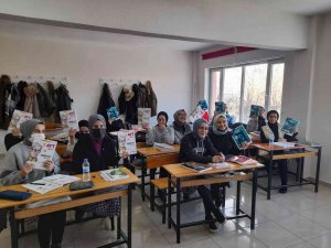 Belediye Başkanından Öğrencilere Kitap Desteği Devam Ediyor