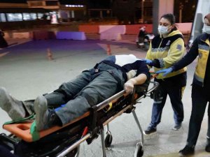 Kamyonetten Düşen İnşaat İşçisi Hastanelik Oldu