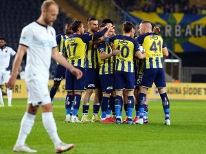 Spor Toto Süper Lig: Fenerbahçe: 1 - Yeni Malatyaspor: 0 (Maç Devam Ediyor)