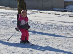 Sarıkamış Kayak Merkezi İ̇ranlı Turistlerin Uğrak Yeri Oldu