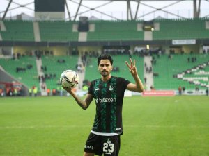 Beğenilmediği İçin Takımdan Gönderildi, Sakaryaspor’da Gol Krallığına Oynuyor