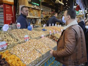 Yeni Yılı Evlerinde Karşılayacakların Kuruyemiş Alışverişi Başladı