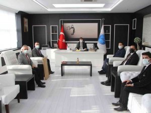 Sendika Başkanı Öztürk, Rektör Karacoşkun’la Bir Araya Geldi