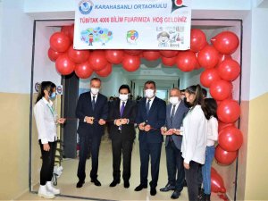 Karahasanlı Ortaokulu 4006 Bilim Fuarının Açılışı Yapıldı