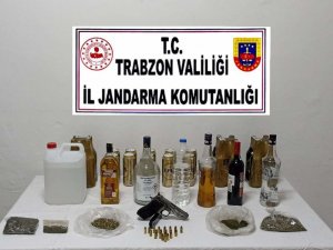 Jandarmadan Sahte Alkol Ve Uyuşturucu Operasyonu